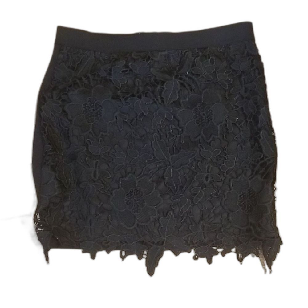 American Eagle Womens Size 6 Black Floral Lace Mini Skirt Scalloped Hem